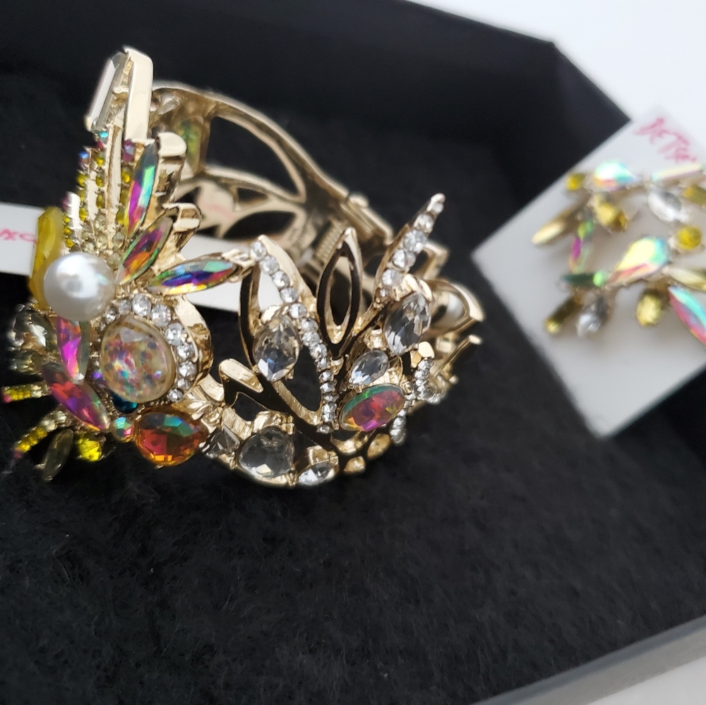 Betsey Johnson jewelry - Picture 2 of 8